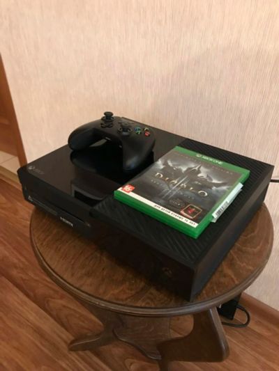 Лот: 10799041. Фото: 1. XBOX ONE + Diablo 3 + Dragon age. Игровые приставки, консоли