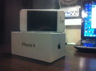 Лот: 2141464. Фото: 1. IPhone 4 8gb white sim free обмен... Смартфоны
