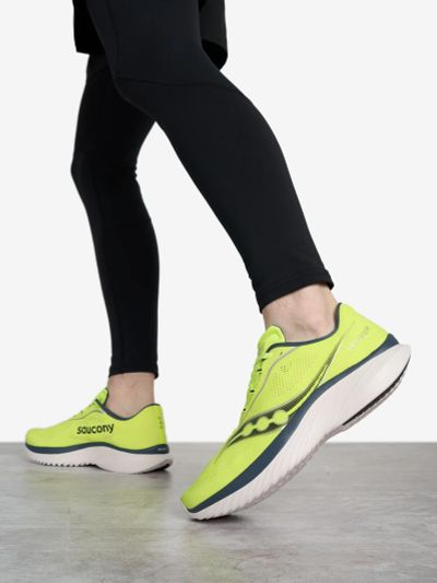 Лот: 25370734. Фото: 1. Кроссовки мужские Saucony Kinvara... Кеды, кроссовки, слипоны