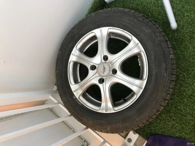 Лот: 13528025. Фото: 1. Продам литьё R15 на новой летней... Шины