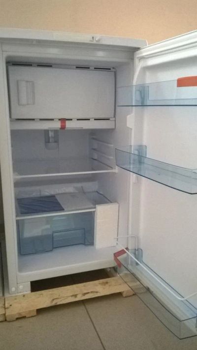 Лот: 7697041. Фото: 1. Новый холодильник Бирюса-108-... Холодильники, морозильные камеры