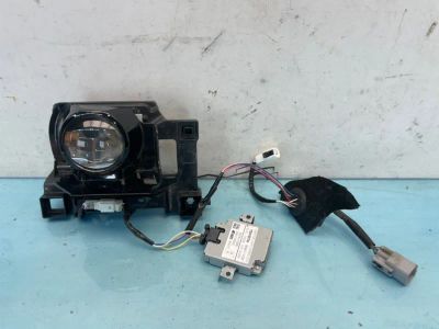 Лот: 24393023. Фото: 1. линза фары Toyota Highlander XU70. Двигатель и элементы двигателя