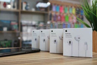 Лот: 17433422. Фото: 1. Наушники Apple Earpods (AAA+). Красноярск