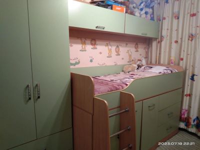 Лот: 20612558. Фото: 1. кровать-чердак, шкаф, полочки. Комплекты детской мебели
