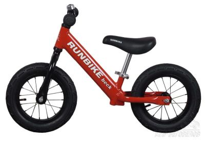 Лот: 14920680. Фото: 1. беговел Runbike 12 красный мат... Велосипеды