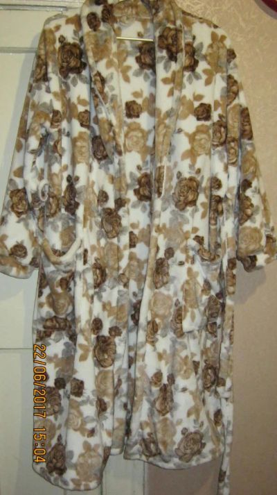 Лот: 9871473. Фото: 1. халат мягонький, теплый 48-50р. Домашняя одежда