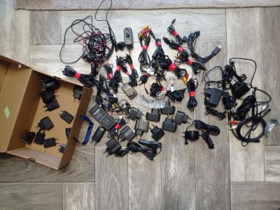 Лот: 25515791. Фото: 1. USB кабеля, адаптеры зарядки и... Зарядные устройства, блоки питания, адаптеры сетевые для смартфонов