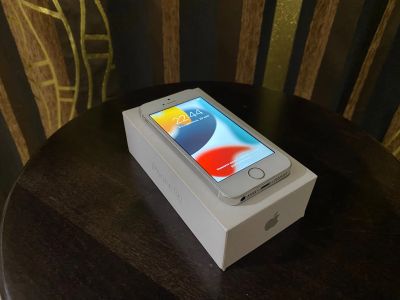 Лот: 19103979. Фото: 1. Смартфон iPhone SE 2016 (128gb... Смартфоны