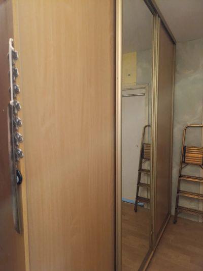 Лот: 25654897. Фото: 1. Шкаф-купе 3х створчатый с зеркалом. Шкафы, шкафы-купе
