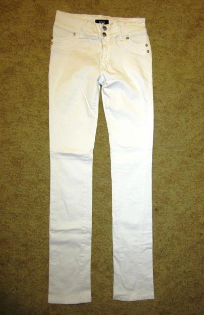 Лот: 8498192. Фото: 1. брюки джинсы белые узкие стрейч. Джинсы