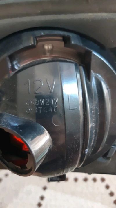 Лот: 14027053. Фото: 1. Mazda 3 фонарь крышки багажника. Оптика и освещение