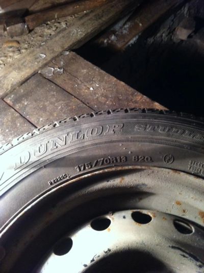 Лот: 8876727. Фото: 1. dunlop studless 175/70 R13 одна... Шины на дисках