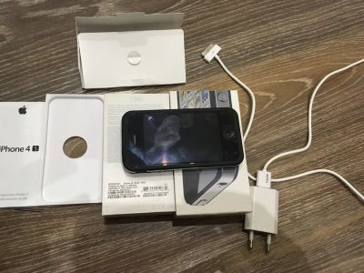 Лот: 11790132. Фото: 1. iPhone 4S 16GB Black. Смартфоны