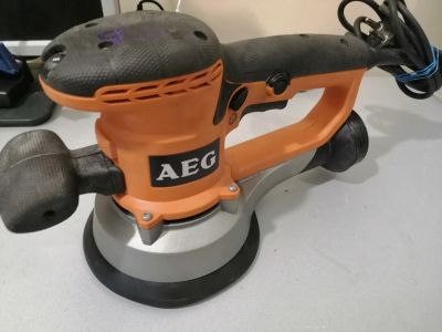 Лот: 15824308. Фото: 1. Эксцентриковая шлифмашинка AEG... Электроинструмент