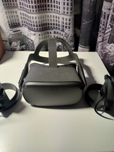 Лот: 17930566. Фото: 1. Oculus Quest 128gb. Очки, шлемы виртуальной реальности