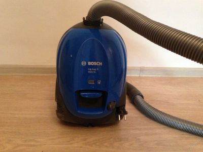 Лот: 3182108. Фото: 1. Пылесос Bosch 1600 W big bag 3L. Пылесосы, паровые швабры