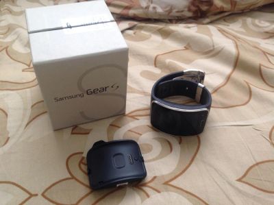 Лот: 7082812. Фото: 1. Samsung Gear S смарт часы. Другое (смартфоны, связь, навигация)