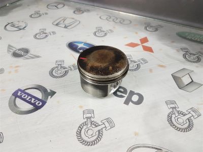 Лот: 23591748. Фото: 1. Поршень Audi A6 ALF 078107065BB. Двигатель и элементы двигателя