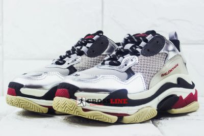 Лот: 11679175. Фото: 1. Кроссовки Balenciaga Triple-S... Кеды, кроссовки, слипоны