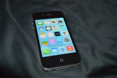 Лот: 3790910. Фото: 1. Iphone 4s 16гб в отличном состояние... Смартфоны