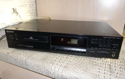 Лот: 16491754. Фото: 1. Sony CDP-211. CD-проигрыватели и чейнджеры