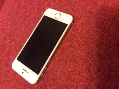 Лот: 5724929. Фото: 1. iPhone 5s gold. Смартфоны