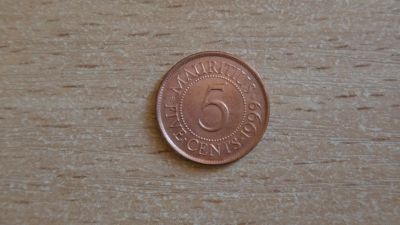 Лот: 19567144. Фото: 1. Маврикий 5 центов 1999. Африка