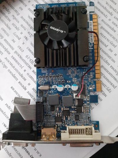Лот: 18841694. Фото: 1. Видеокарта Geforce gt 210 1gb. Видеокарты