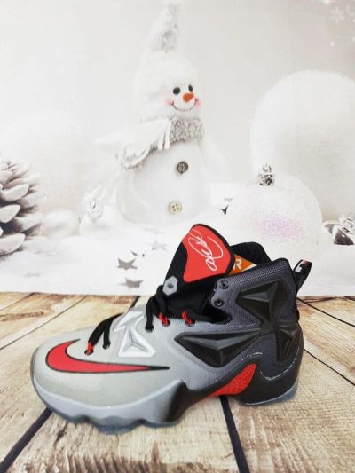Лот: 10777500. Фото: 1. Баскетбольные кроссовки Nike Lebron... Кеды, кроссовки, слипоны