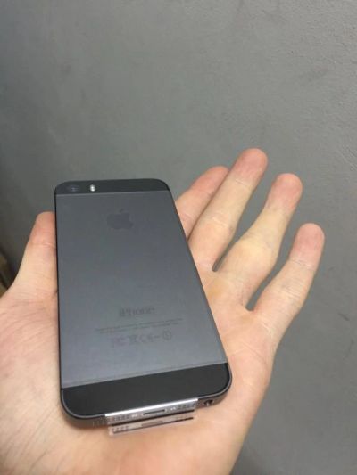 Лот: 6806817. Фото: 1. Продам iPhone 5S 16Gb Space Grey... Смартфоны
