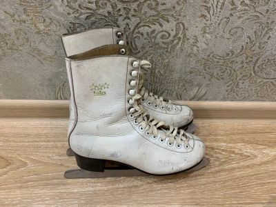 Лот: 24926995. Фото: 1. Коньки фигурные Botas(кожа натуральная... Коньки