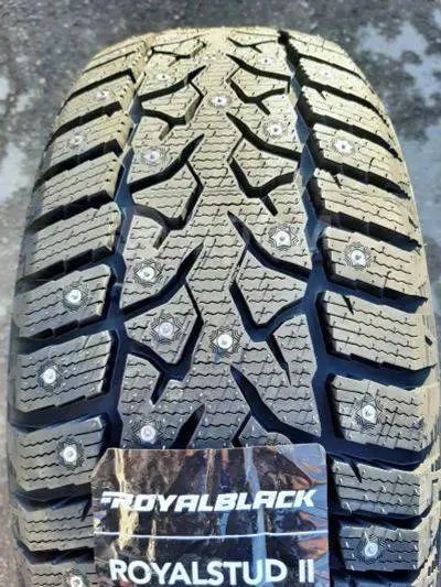 Лот: 25801336. Фото: 1. Зимняя резина 205/50 R-17 "Royal... Шины