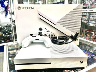 Лот: 15227673. Фото: 1. Xbox One S 500 Gb Игровая Приставка... Игровые приставки, консоли