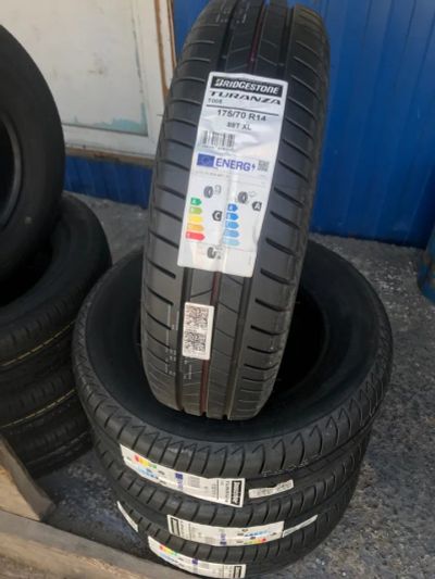 Лот: 20505627. Фото: 1. Летняя резина 175/70 R-14 "Bridgestone... Шины