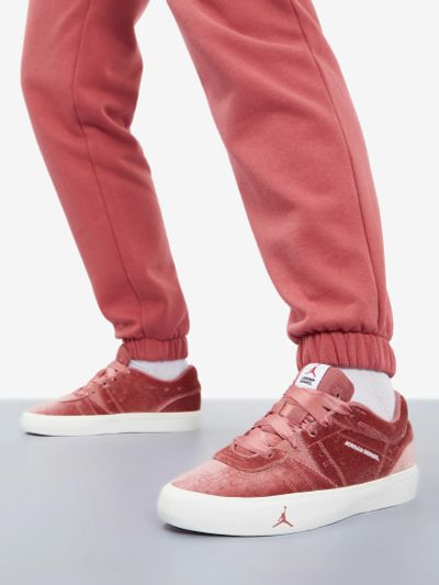 Лот: 24288605. Фото: 1. Кеды женские Nike Jordan Series... Кеды, кроссовки, слипоны