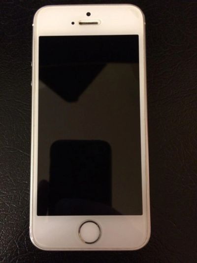 Лот: 9786569. Фото: 1. iPhone 5s 16gb Silver. Смартфоны