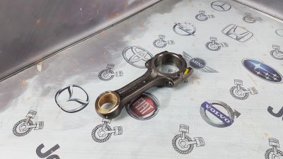Лот: 23589266. Фото: 1. Шатун Hyundai Starex D4CB 235104A000. Двигатель и элементы двигателя