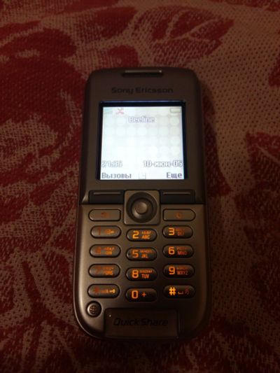 Лот: 15079950. Фото: 1. Sony Ericsson K300i, полный комплект. Кнопочные мобильные телефоны