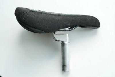 Лот: 16239948. Фото: 1. Седло VELO с подседельным штырем. Запчасти