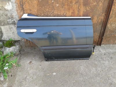 Лот: 3120073. Фото: 1. Дверь задняя правая Nissan Laurel... Кузов