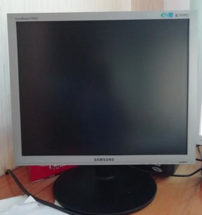 Лот: 14921461. Фото: 1. Монитор Samsung E1920NR. ЖК-мониторы
