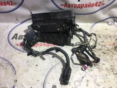 Лот: 21717025. Фото: 1. блок предохранителей, реле под... Двигатель и элементы двигателя