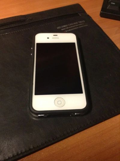 Лот: 3219254. Фото: 1. Apple Iphone 4 (16gb)(белый)(sim... Смартфоны