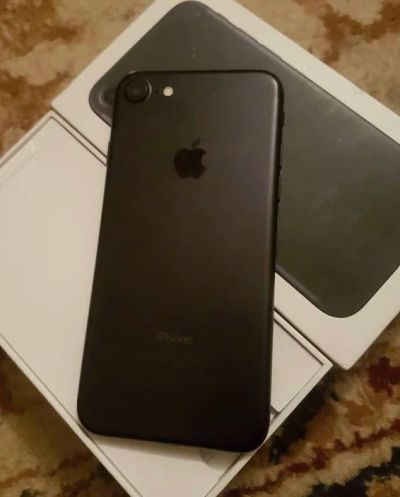 Лот: 11278012. Фото: 1. iPhone 7 Black 32gb. Смартфоны