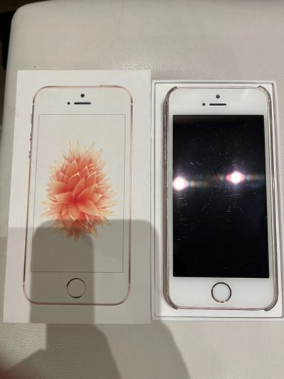 Лот: 25273833. Фото: 1. Смартфон Apple Iphone SE 2016... Смартфоны