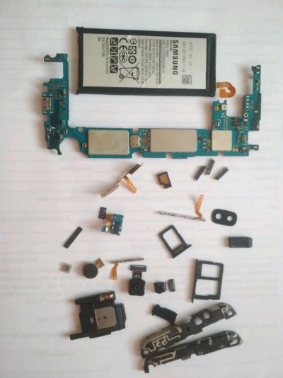 Лот: 14406488. Фото: 1. Samsung j330f на запчасти. Корпуса, клавиатуры, кнопки