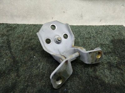 Лот: 21410212. Фото: 1. Петля двери верхняя Mazda, Nissan... Двигатель и элементы двигателя