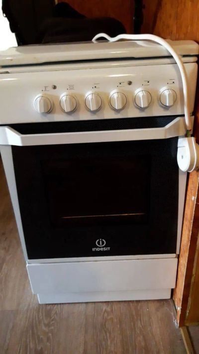 Лот: 20316684. Фото: 1. Плита indesit. Плиты, духовые шкафы, варочные поверхности