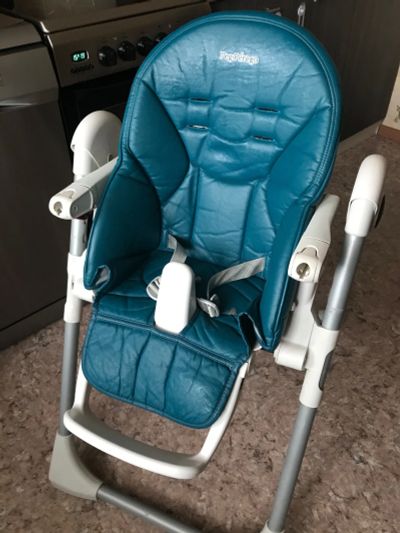 Лот: 15562567. Фото: 1. Стул для кормления peg perego. Стульчики для кормления