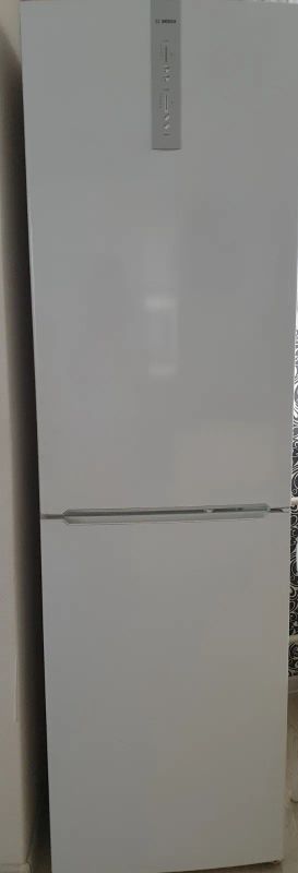 Лот: 19690634. Фото: 1. Холодильник Bosch. Холодильники, морозильные камеры